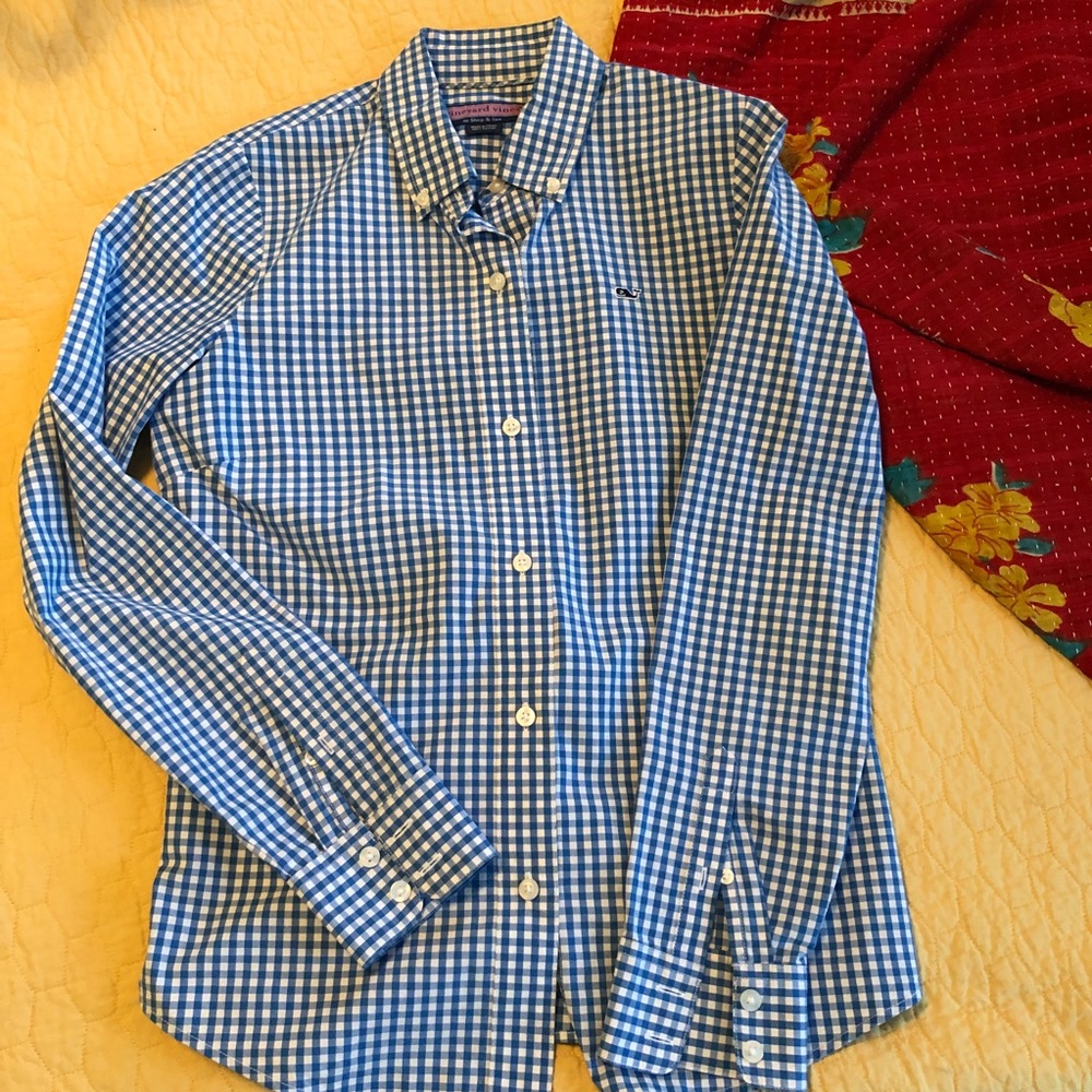 Vineyard Vines blue/white button down shirt